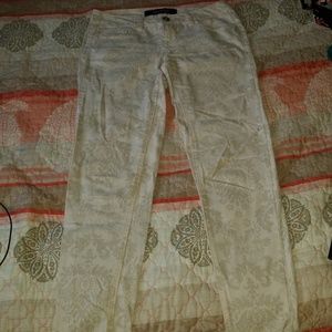 Creme, floral pattern skinny jeans